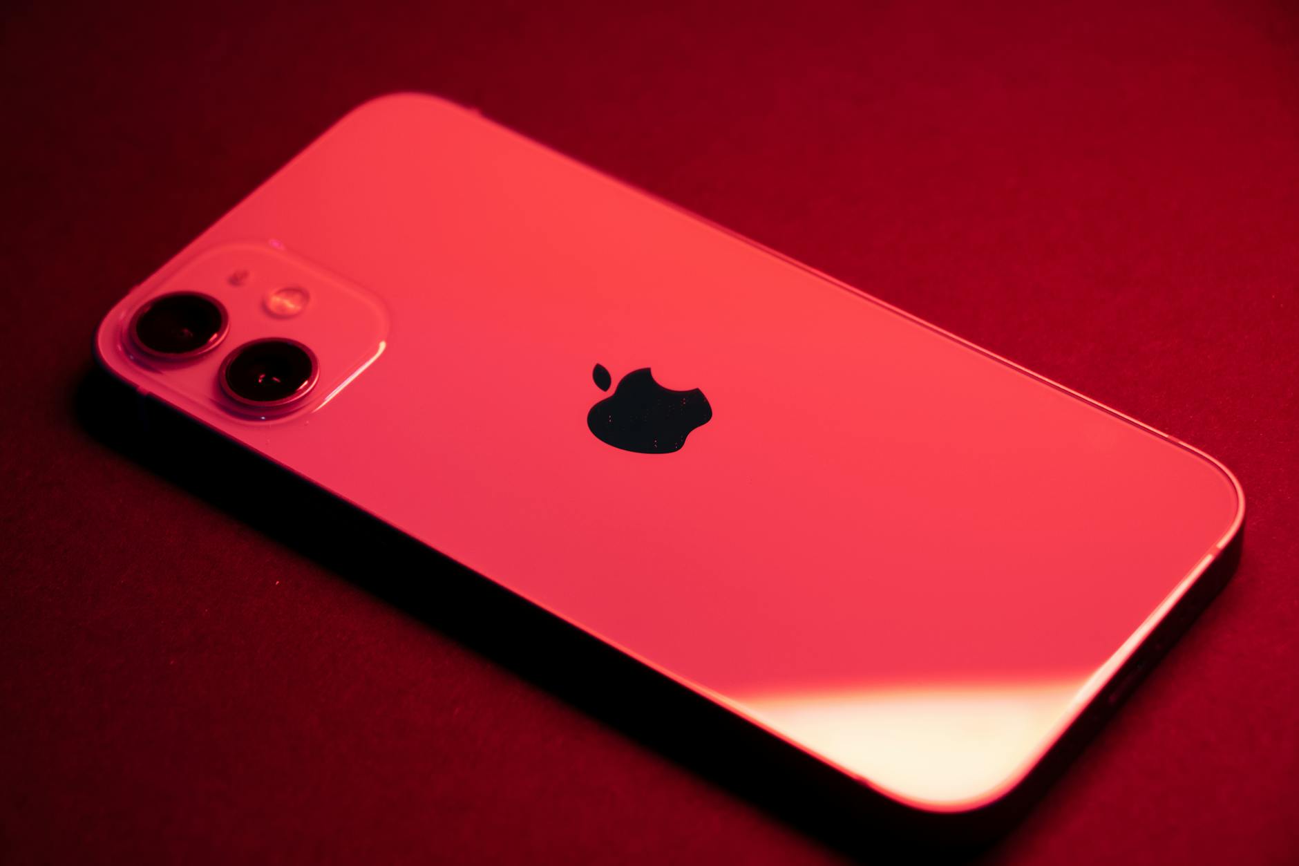 Gros plan sur un iPhone allumé