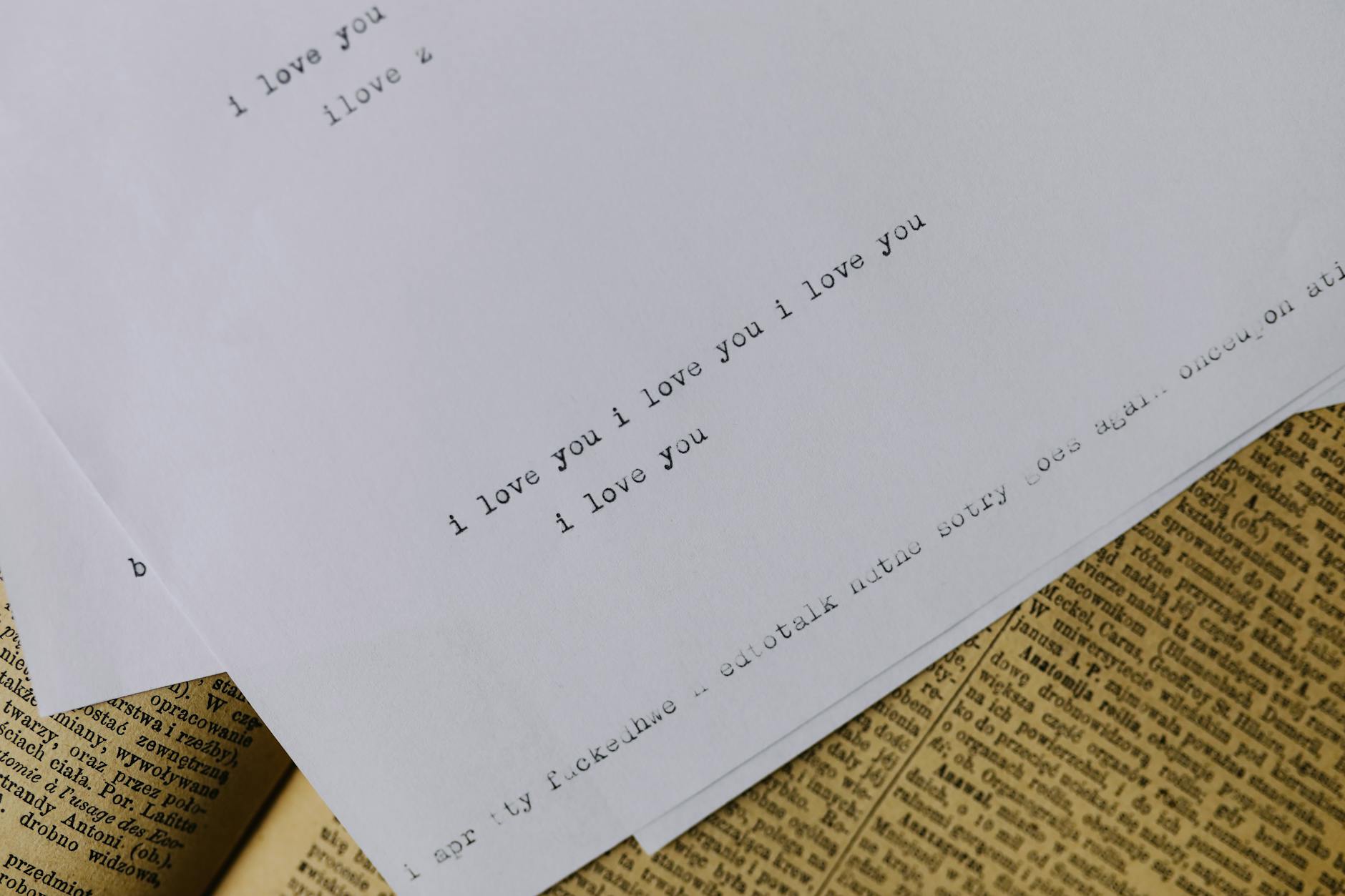 Machine à écrire avec une phrase manuscrite