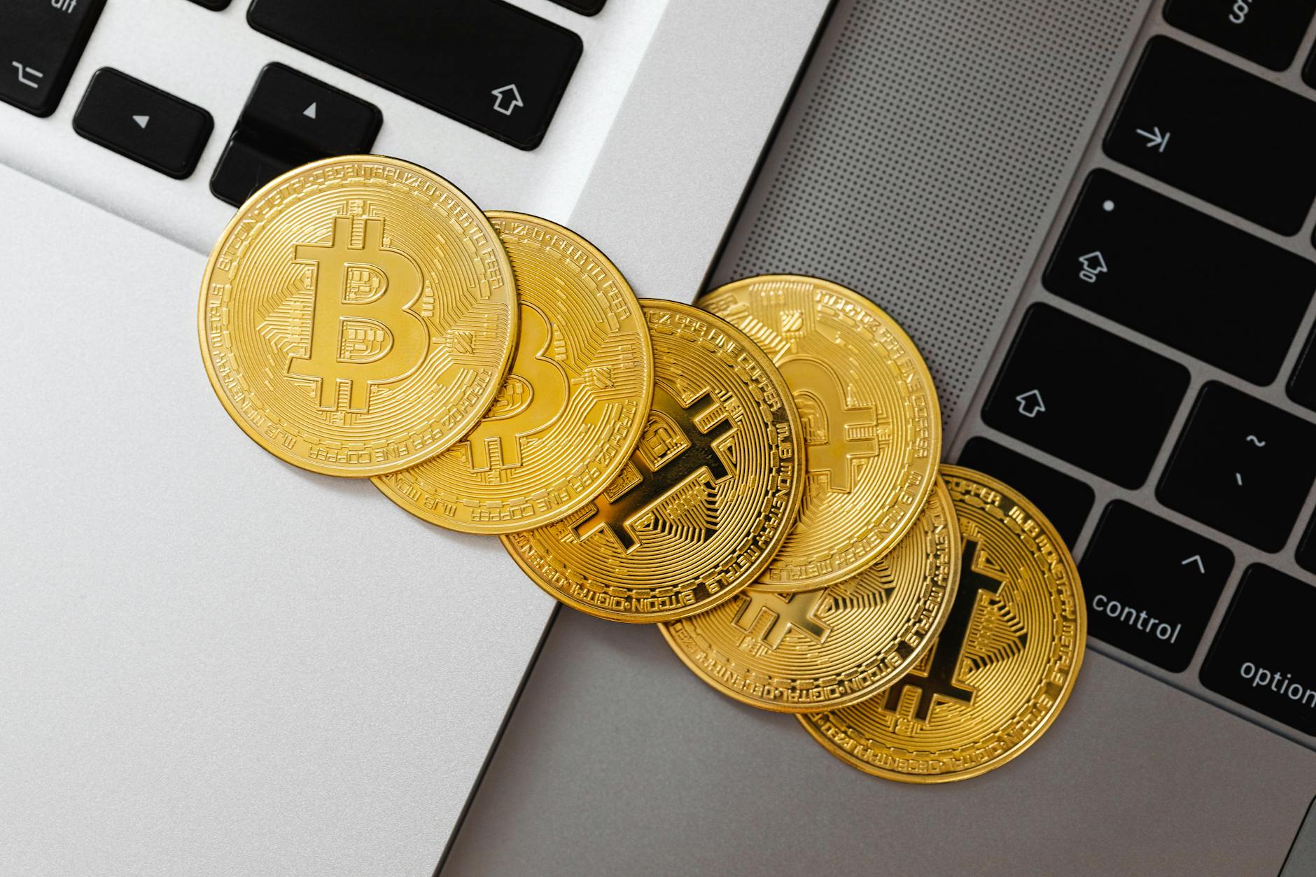 Phrase de récupération crypto notée sur papier
